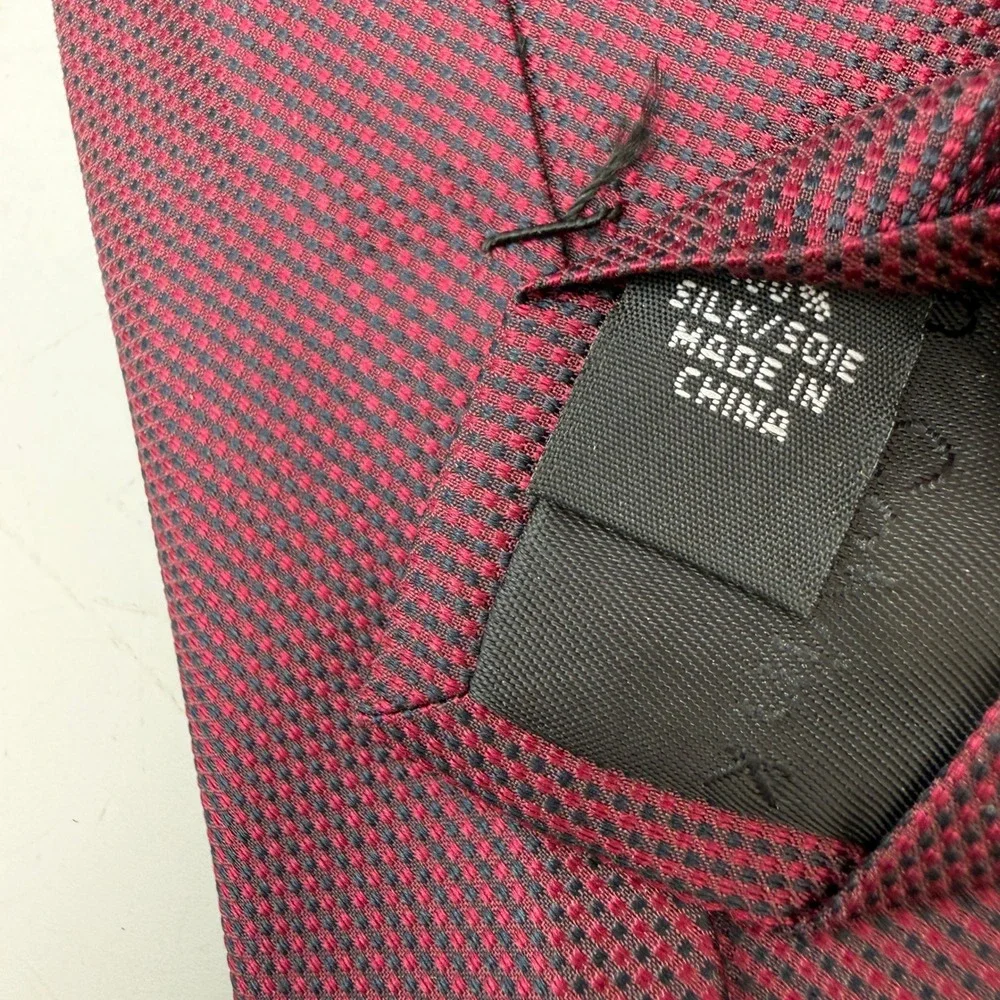 Calvin Klein Tie Mens OS Burgundy‎ Textured Silk Minimalist Corporate